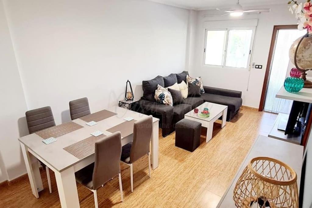 Agreable Appartement Avec Piscine Commune 圣佩德罗－德尔皮纳塔尔 外观 照片